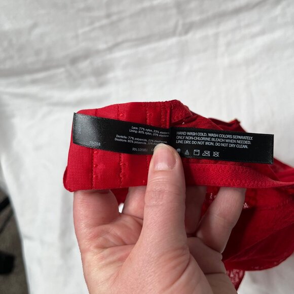 Natori Pretty Smooth Seamless Lace Underwire Red Bra 30DDD - Picture 6 of 8